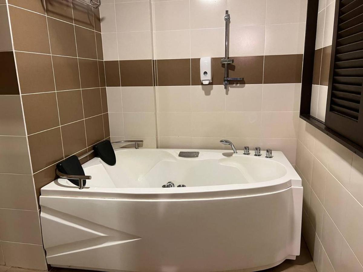Homestay Melaka B Lagoon Studio Apartment Free Waterpark Tickets Kampong Bukit Beruang Kültér fotó